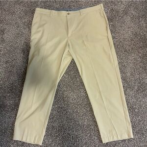 Ben Hogan Men’s Golf Pants 42x30 Khaki Performance Stretch Flat Front Golf